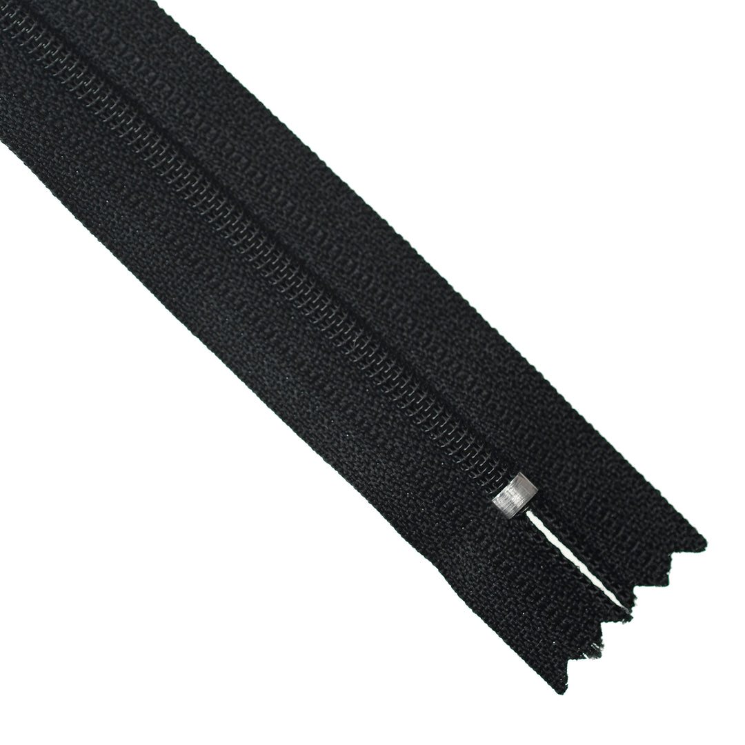 YKK NYLON CLOSED-END ZIP NO.3 COL 580 BLACK