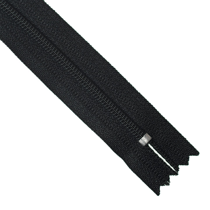 YKK NYLON CLOSED-END ZIP NO.3 COL 580 BLACK