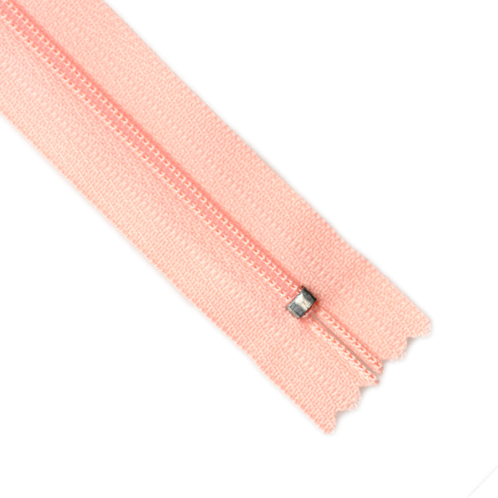 YKK NYLON CLOSED-END ZIP NO.3 COL 812 PEACHY BLUSH