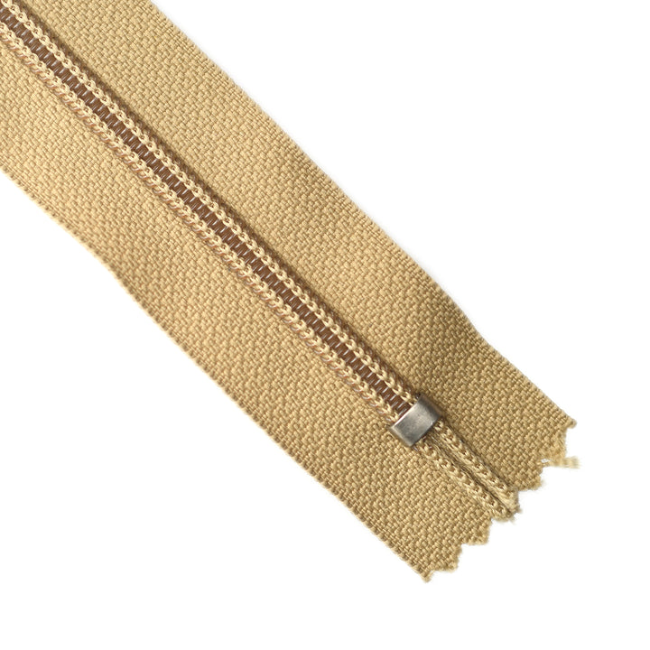 YKK NYLON CLOSED-END ZIP NO.5 COL 896