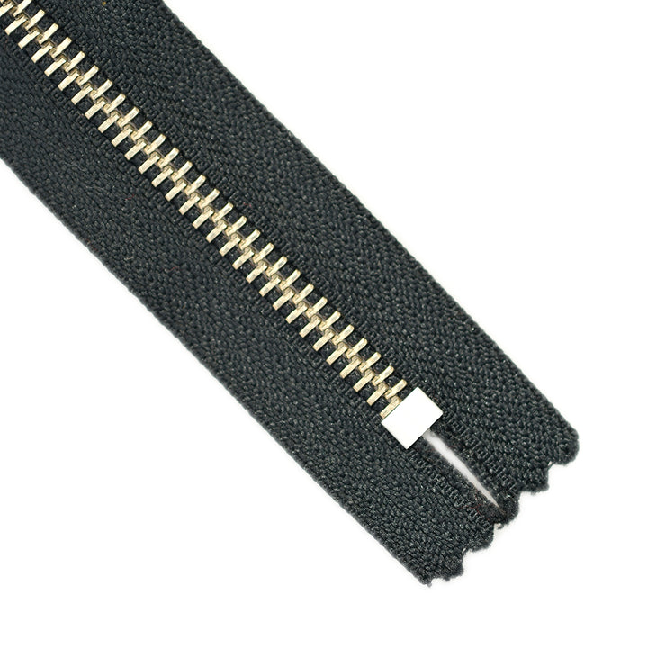 YKK METAL CLOSED-END ZIP NO.5 NICKEL COL 156