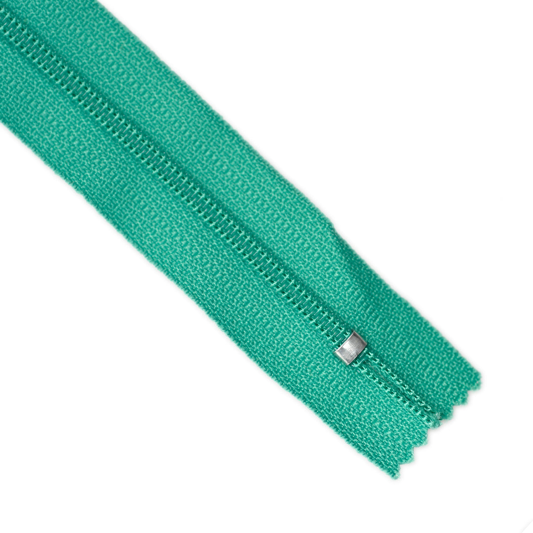 YKK NYLON CLOSED-END ZIP NO.3 COL 826 VIRIDIAN