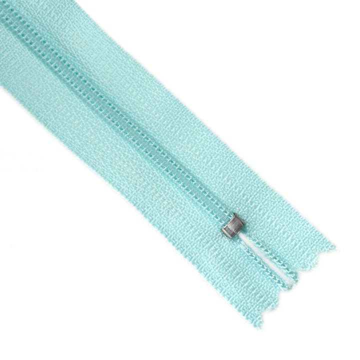 YKK NYLON CLOSED-END ZIP NO.3 COL 543 PASTEL BLUE