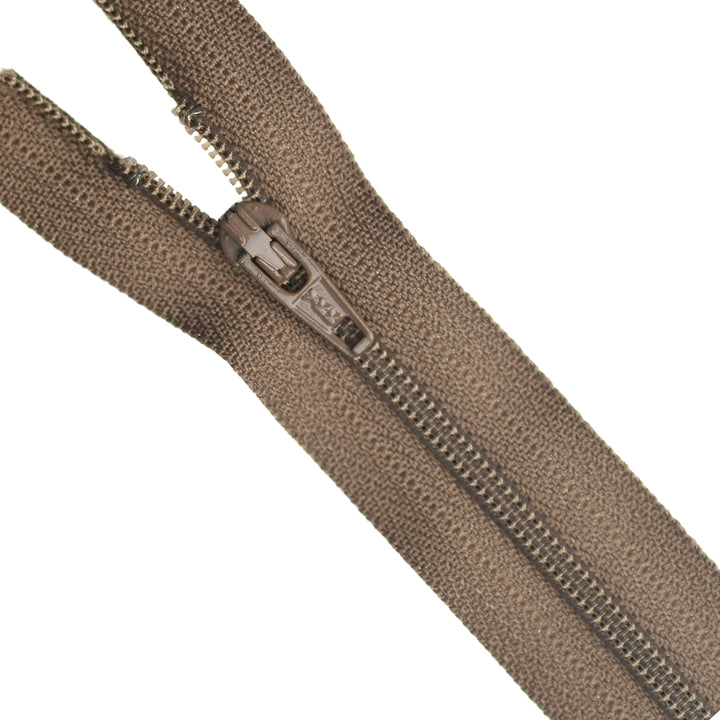 YKK NYLON CLOSED-END ZIP NO.3 COL 563 MOCHA