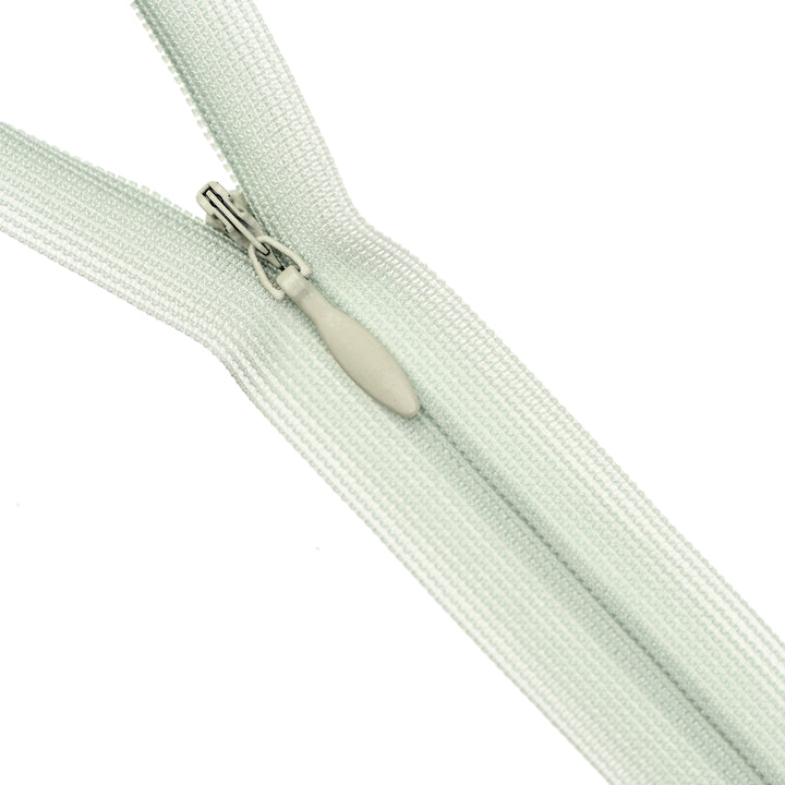 YKK INVISIBLE MESH ZIP COL 821 SEA GLASS