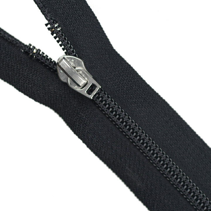 YKK NYLON CLOSED-END NO.5 ZIP WITH TAB-PULL COL 580 BLACK