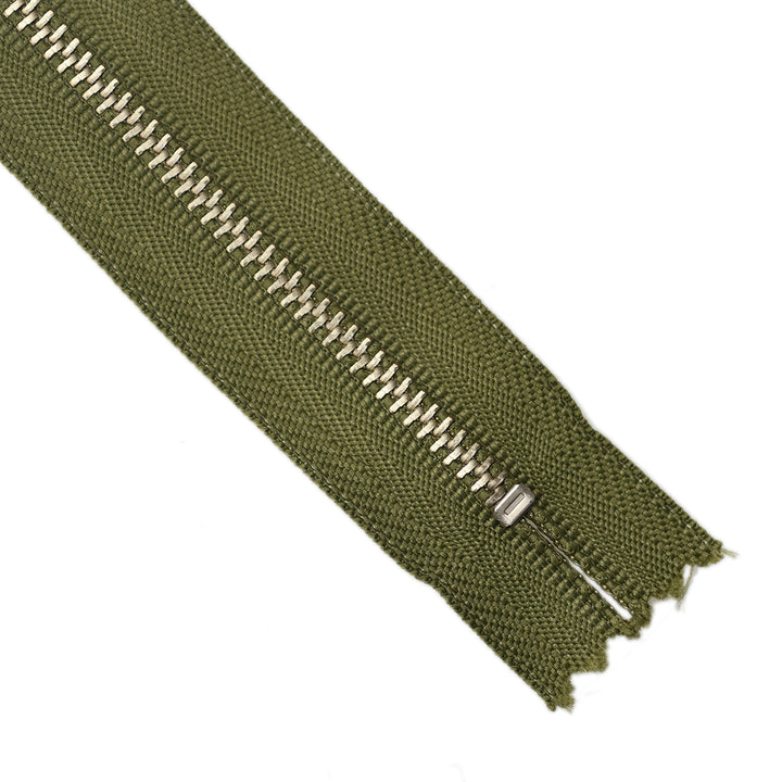 YKK NO.3 METAL CLOSED END ZIPPER NICKEL COL 566 HUNTER GREEN