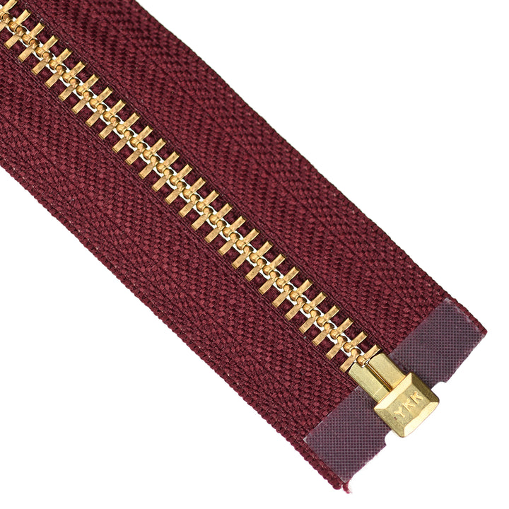 YKK METAL OPEN-END ZIP NO.8 GOLD SHORT-PULL COL 527 BURGUNDY