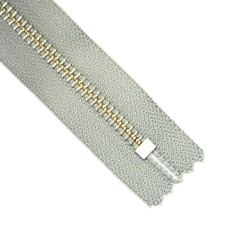 YKK METAL CLOSED-END ZIP NO.5 NICKEL COL 577 FOG GREY