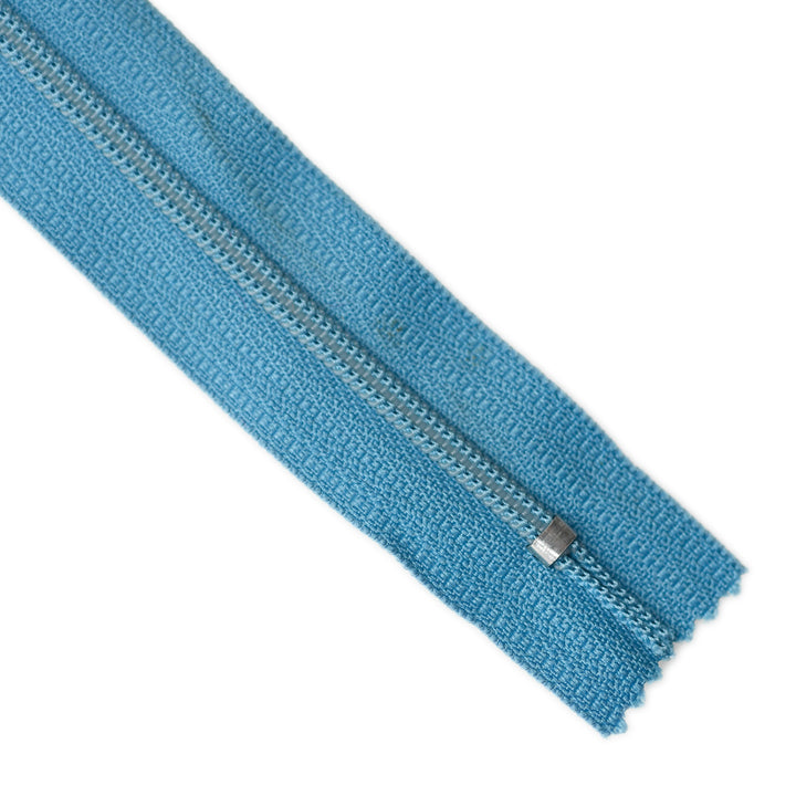 YKK NYLON CLOSED-END ZIP NO.3 COL 555 AIR FORCE BLUE