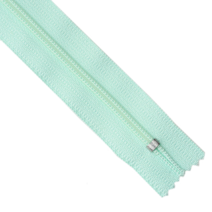 YKK NYLON CLOSED-END ZIP NO.3 COL 822 PALE AQUA
