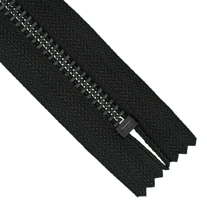 YKK METAL CLOSED-END ZIP NO.10 BLACK OXY COL 580 BLACK