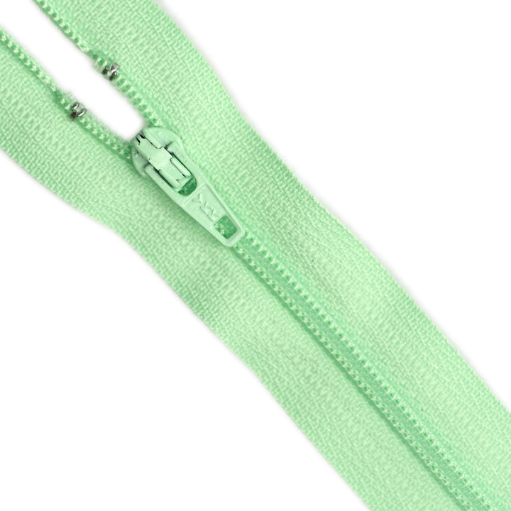 YKK NYLON CLOSED-END ZIP NO.3 COL 532 SOFT GREEN