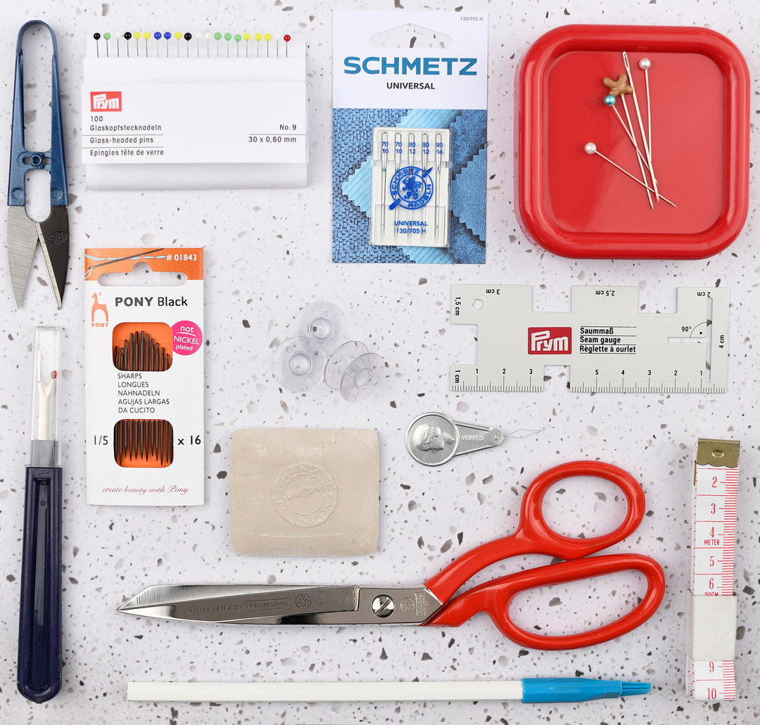 ESSENTIALS SEWING KIT