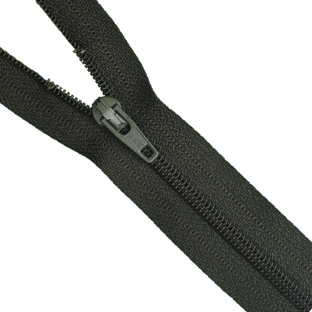 YKK NYLON CLOSED-END ZIP NO.3 COL 5671 DARK SPRUCE GREEN