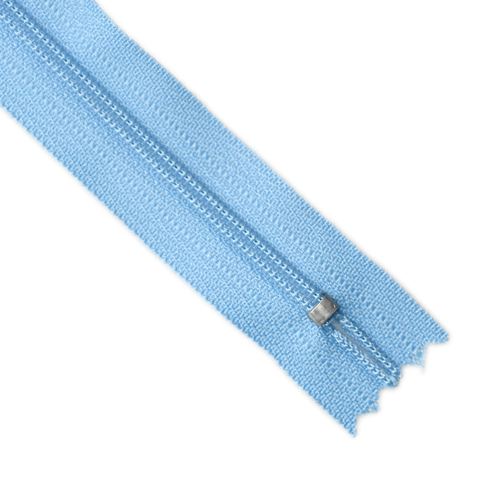 YKK NYLON CLOSED-END ZIP NO.3 COL 546 LIGHT BLUE
