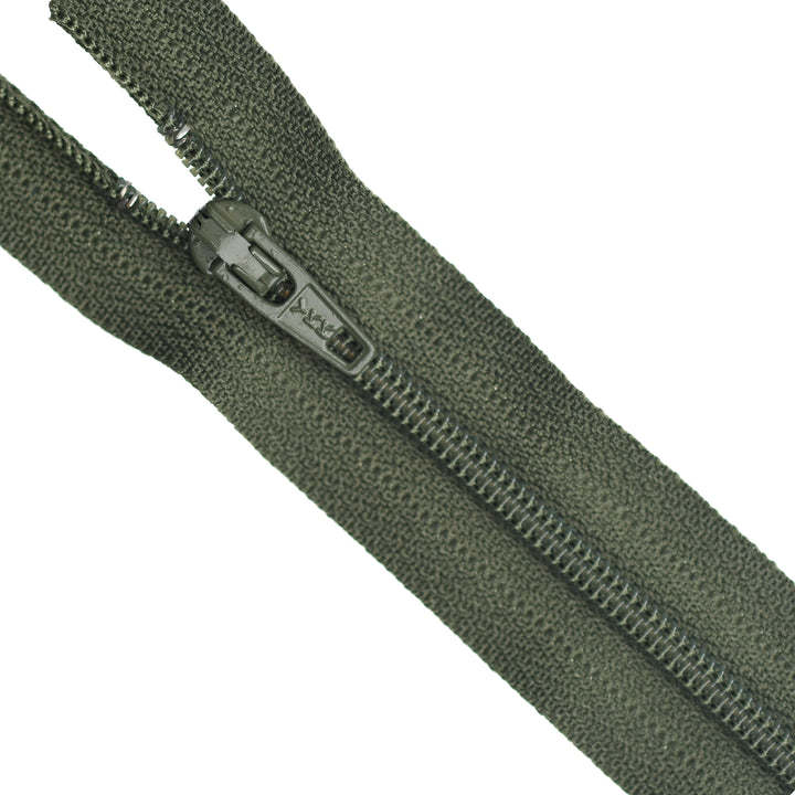 YKK NYLON CLOSED-END ZIP NO.3 COL 566 HUNTER GREEN