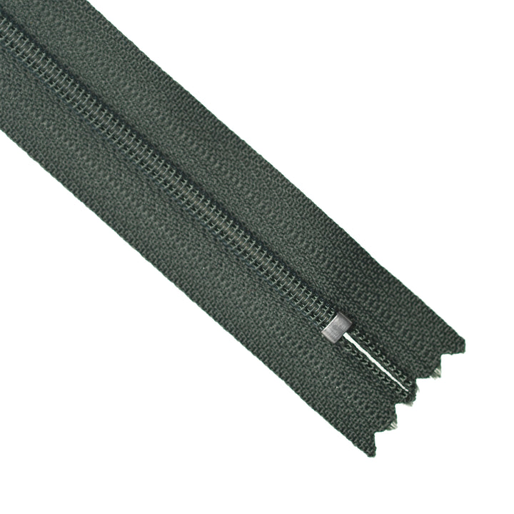 YKK NYLON CLOSED-END ZIP NO.3 COL 567 JUNGLE GREEN