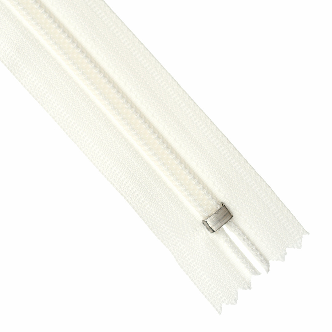 YKK NYLON CLOSED-END ZIP NO.5 COL 030 OFF-WHITE/ LIGHT IVORY