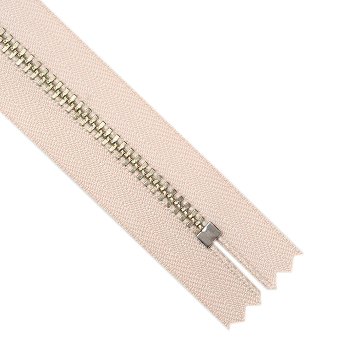 YKK METAL CLOSED-END ZIP NO.4.5 NICKEL BOARD-PULL COL 185