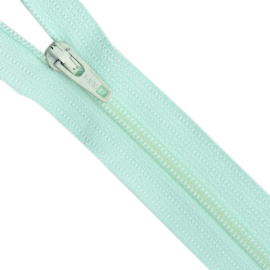 YKK NYLON CLOSED-END ZIP NO.3 COL 8221