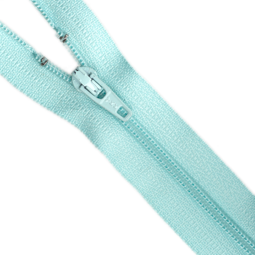 YKK NYLON CLOSED-END ZIP NO.3 COL 543 PASTEL BLUE