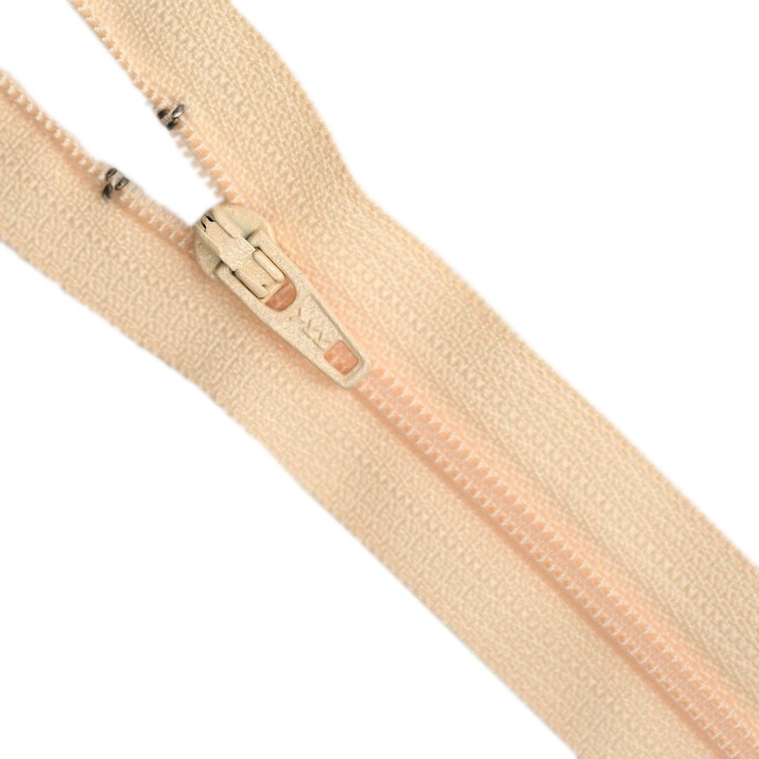 YKK NYLON CLOSED-END ZIP NO.3 COL 805 RICH CREAM