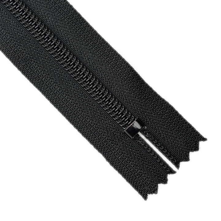 YKK NYLON CLOSED-END NO.5 ZIP COL 580 BLACK