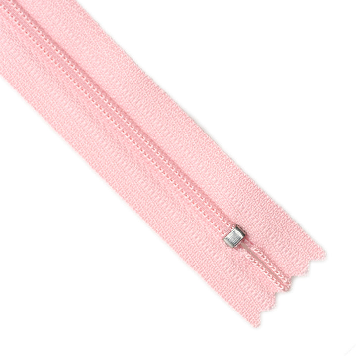 YKK NYLON CLOSED-END ZIP NO.3 COL 811 TEA ROSE