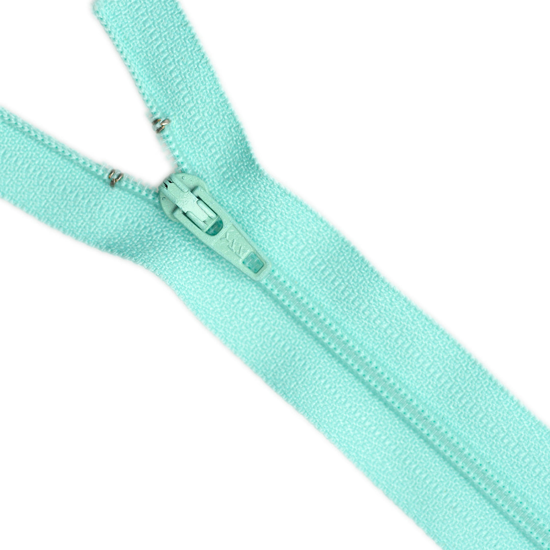 YKK NYLON CLOSED-END ZIP NO.3 COL 533 CELESTE