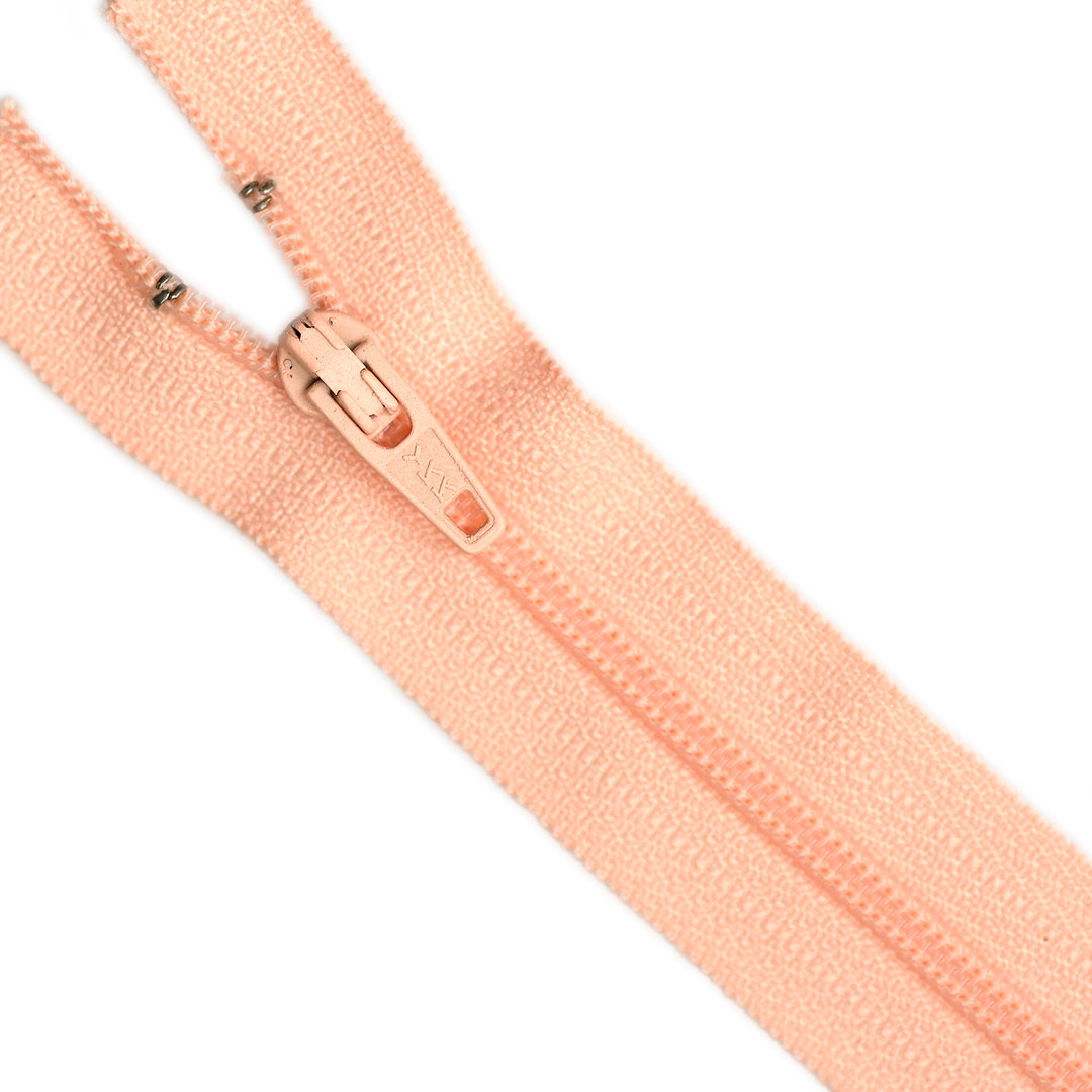 YKK NYLON CLOSED-END ZIP NO.3 COL 521 LIGHT APRICOT