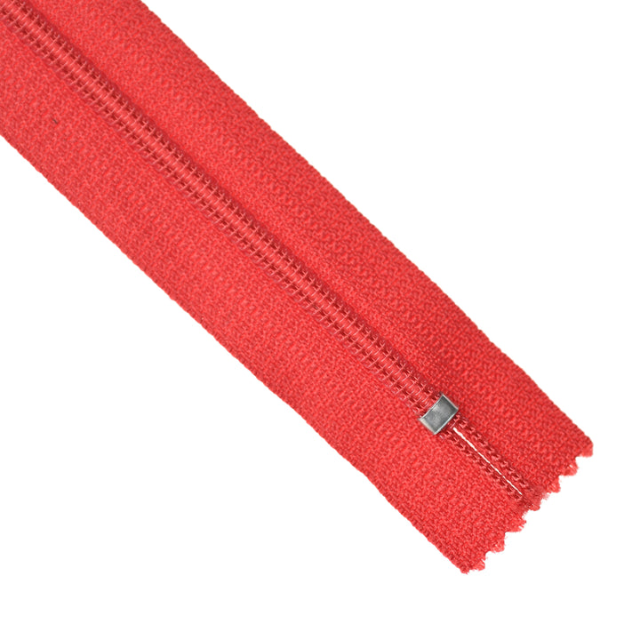 YKK NYLON CLOSED-END ZIP NO.3 COL 818 TOMATO RED