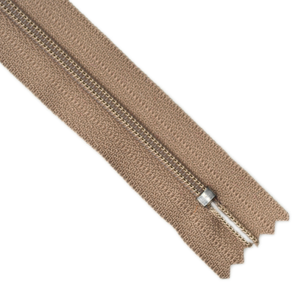 YKK NYLON CLOSED-END ZIP NO.3 COL 894 CINNAMON