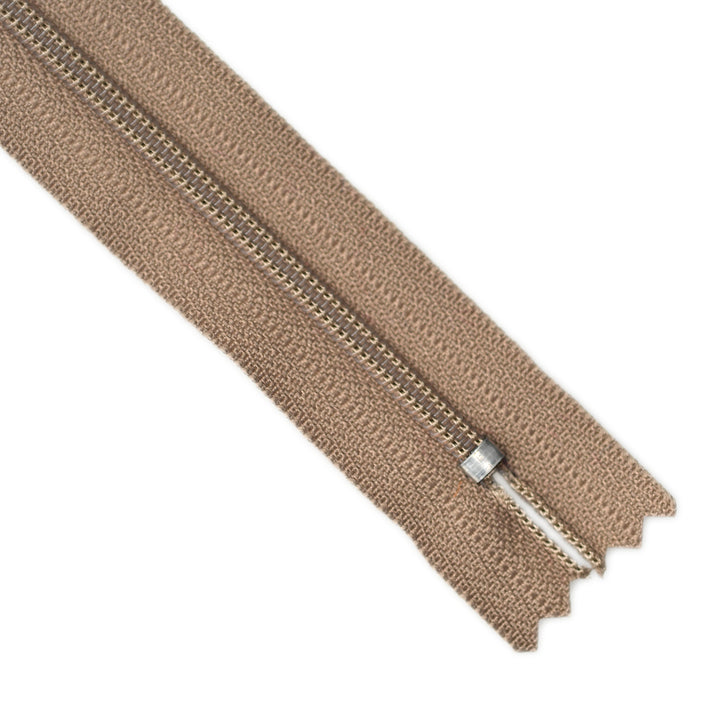 YKK NYLON CLOSED-END ZIP NO.3 COL 894 CINNAMON