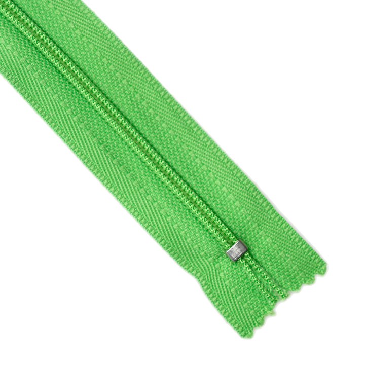 YKK NYLON CLOSED-END ZIP NO.3 COL 536 BRIGHT GREEN