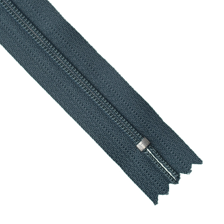YKK NYLON CLOSED-END ZIP NO.3 COL 579 STEEL