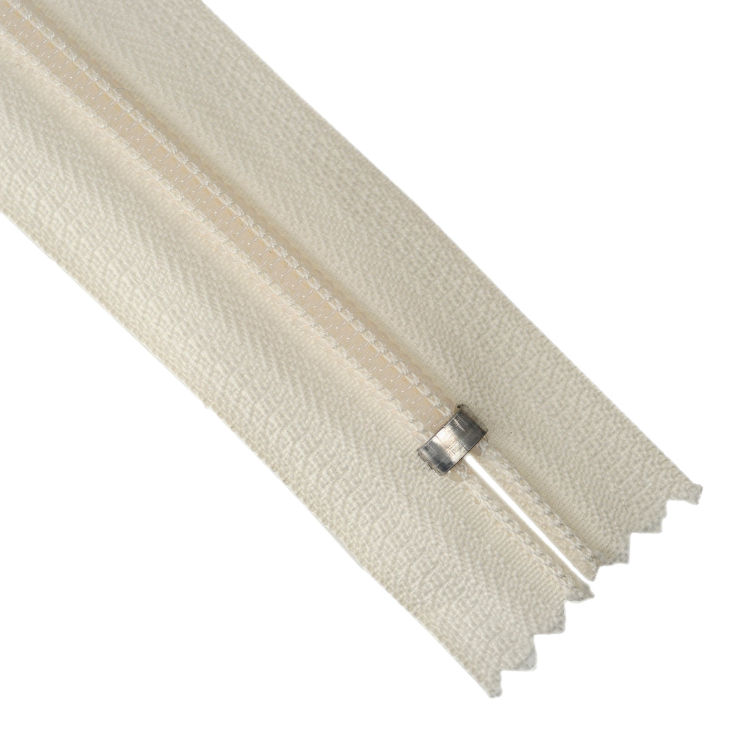 YKK NYLON CLOSED-END ZIP NO.5 COL 841 IVORY