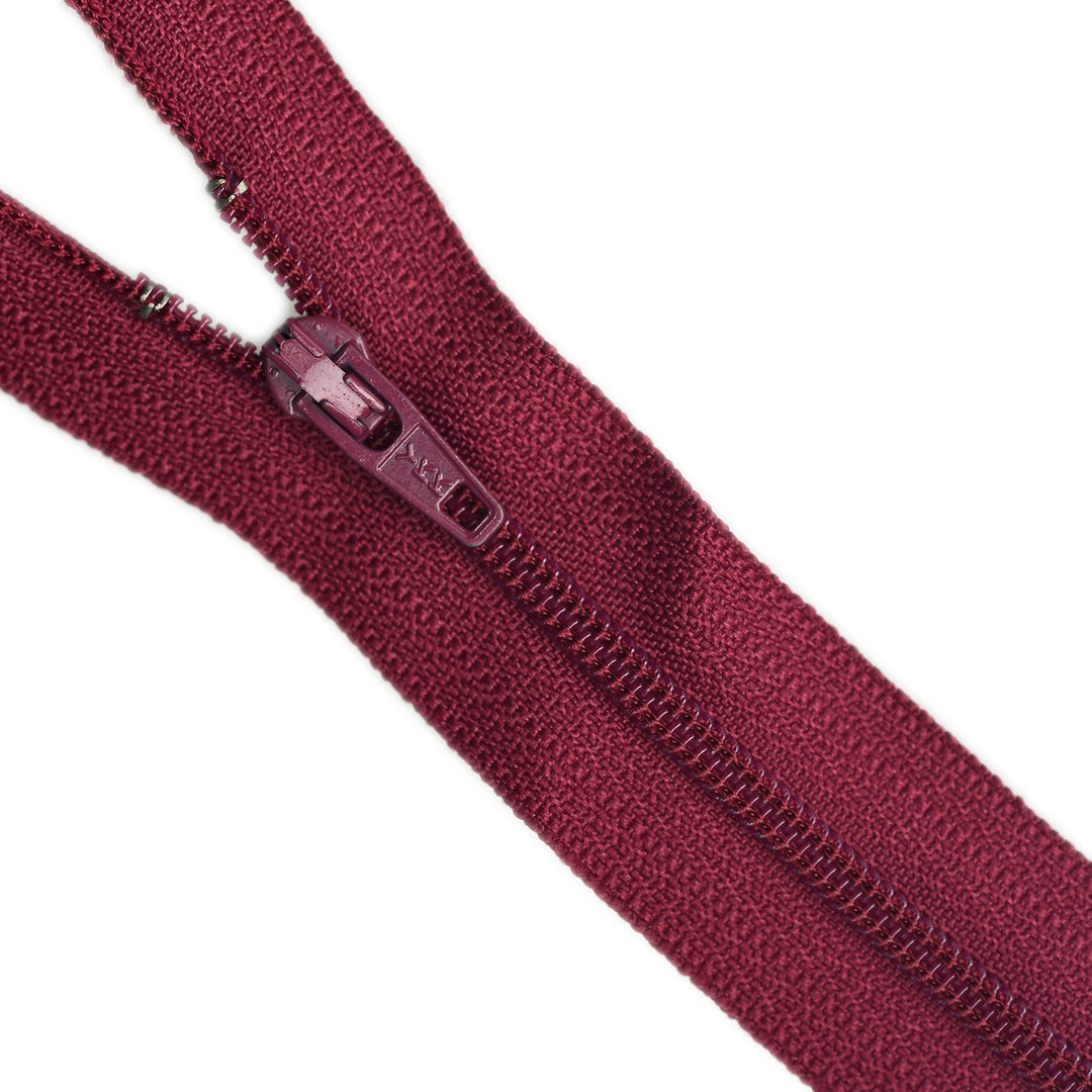 YKK NYLON CLOSED-END ZIP NO.3 COL 525 DARK CHERRY