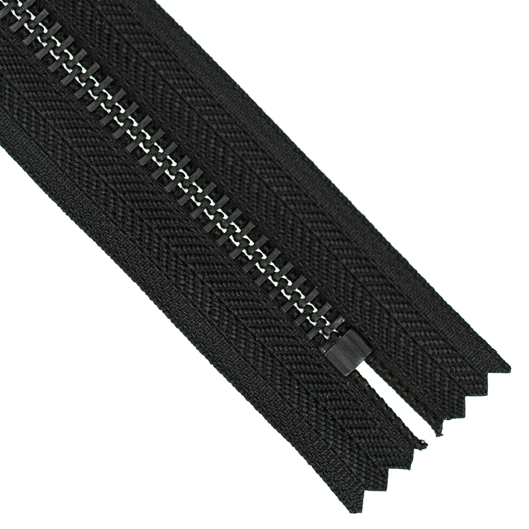 YKK METAL CLOSED-END ZIP NO.8 BLACK OXY COL 580 BLACK