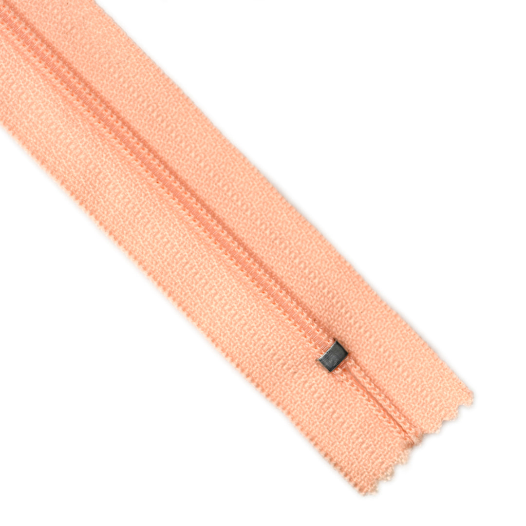 YKK NYLON CLOSED-END ZIP NO.3 COL 521 LIGHT APRICOT