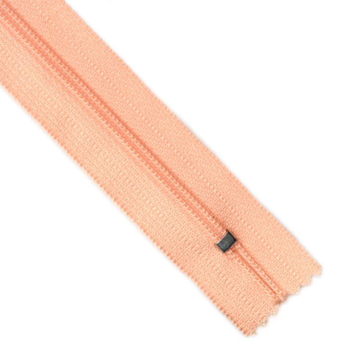 YKK NYLON CLOSED-END ZIP NO.3 COL 521 LIGHT APRICOT