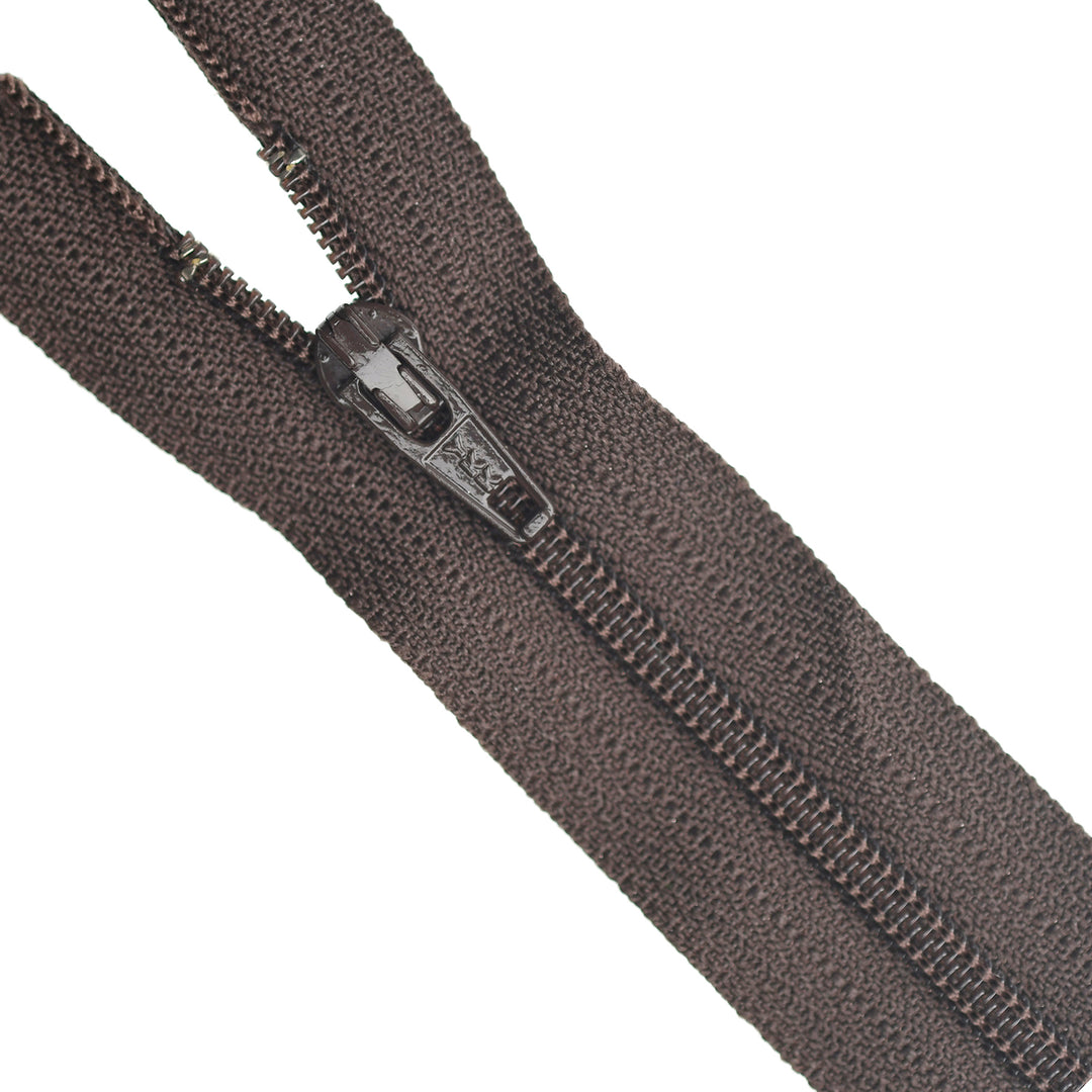 YKK NYLON CLOSED-END ZIP NO.3 COL 570 BROWN