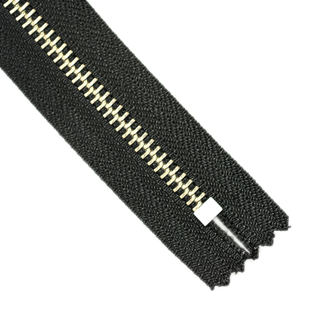 YKK METAL CLOSED-END ZIP NO.5 NICKEL COL 580 BLACK