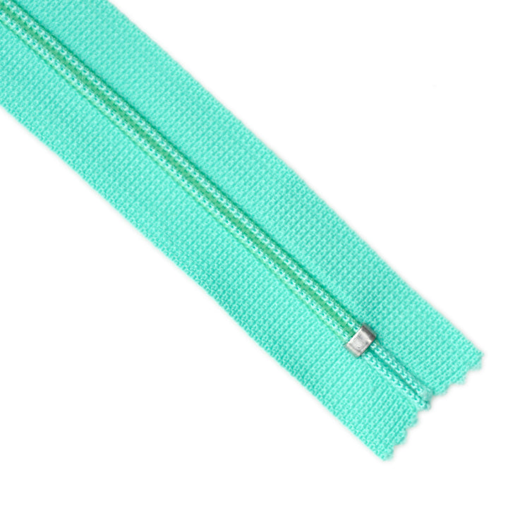 YKK NYLON CLOSED-END ZIP NO.3 COL 8252 VIVID AQUA