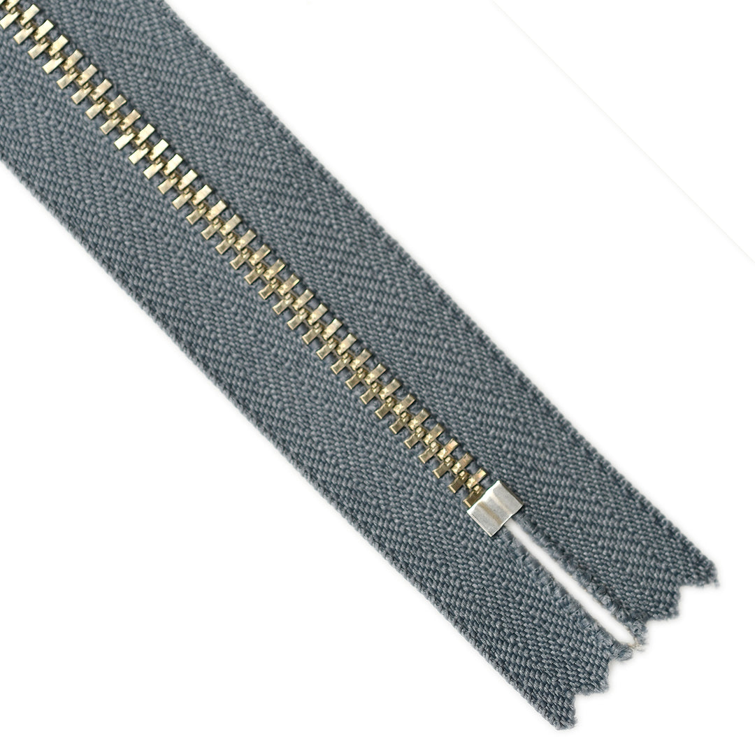 YKK METAL CLOSED-END ZIP NO.4.5 NICKEL COL 564 DARK TAUPE