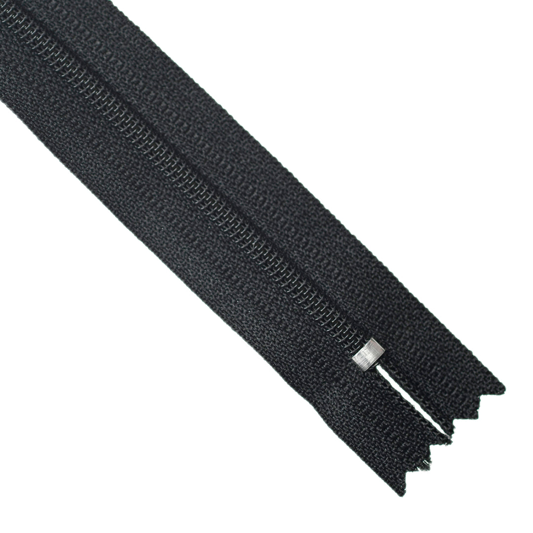 YKK NYLON CLOSED-END ZIP NO.3 COL 580 BLACK