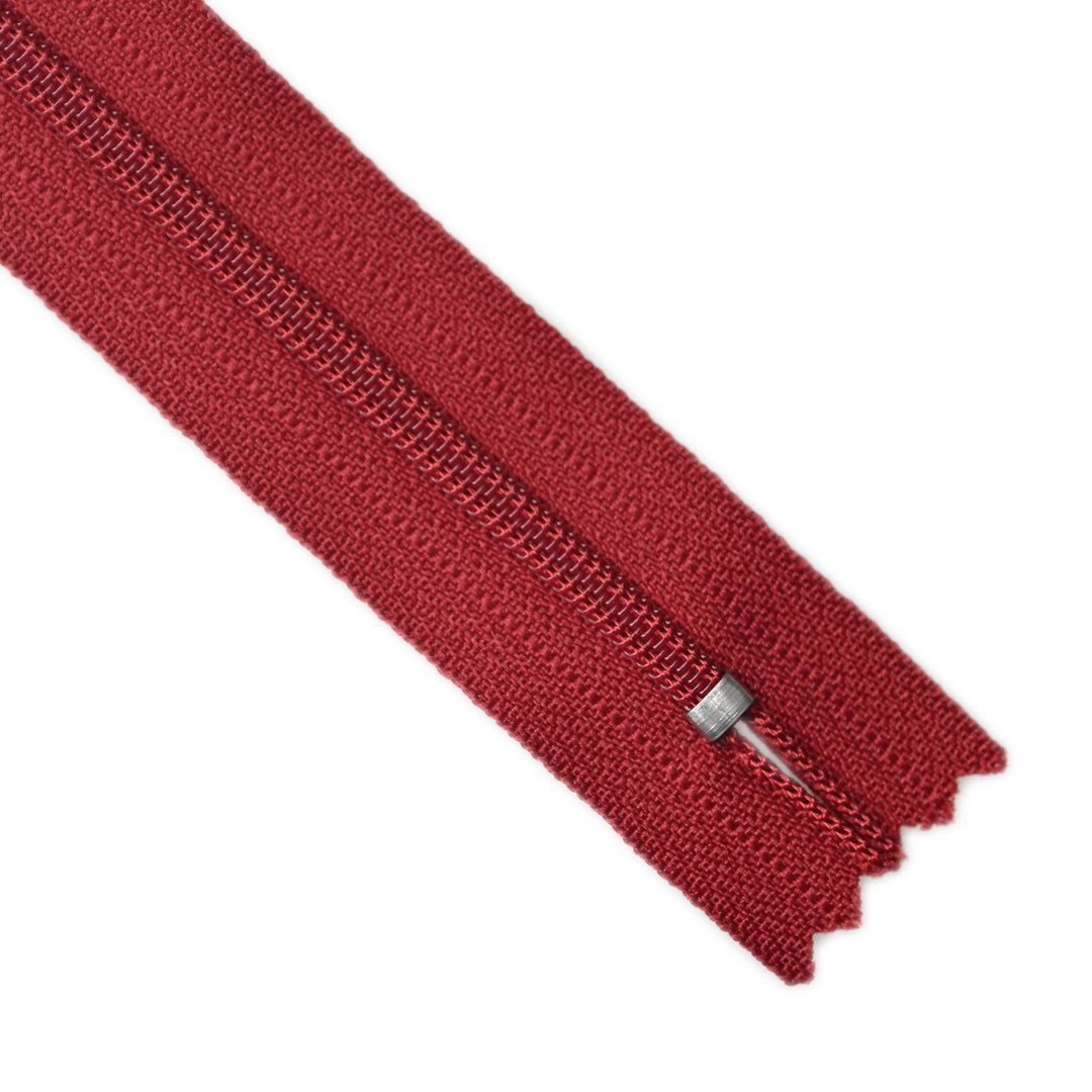 YKK NYLON CLOSED-END ZIP NO.3 COL 520 DARK RED
