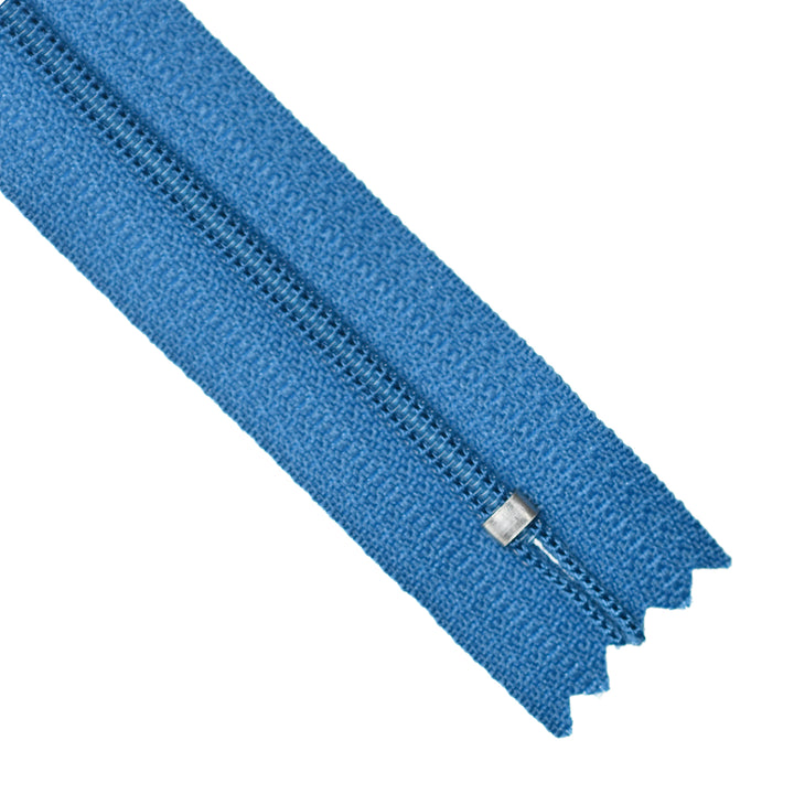 YKK NYLON CLOSED-END ZIP NO.3 COL 557 TRUE BLUE
