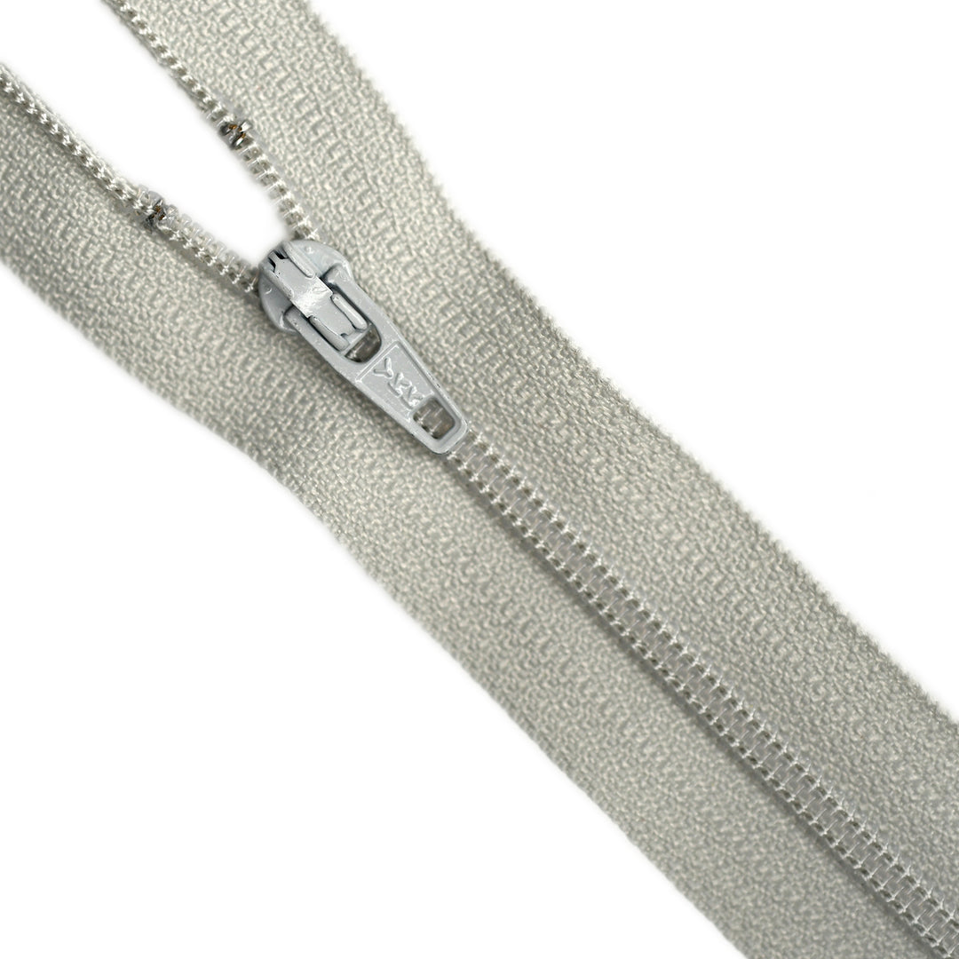 YKK NYLON CLOSED-END ZIP NO.3 COL 831 LIGHT CEMENT