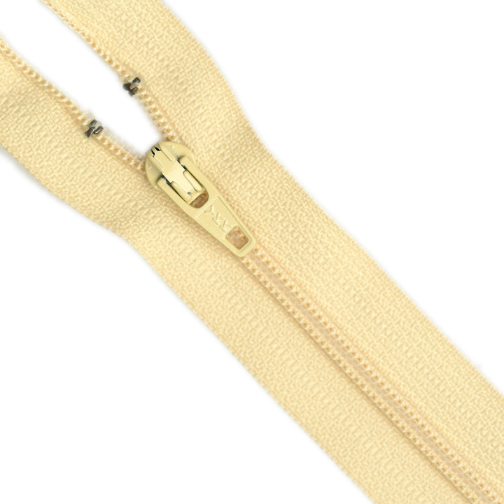 YKK NYLON CLOSED-END ZIP NO.3 COL 551 WHEAT